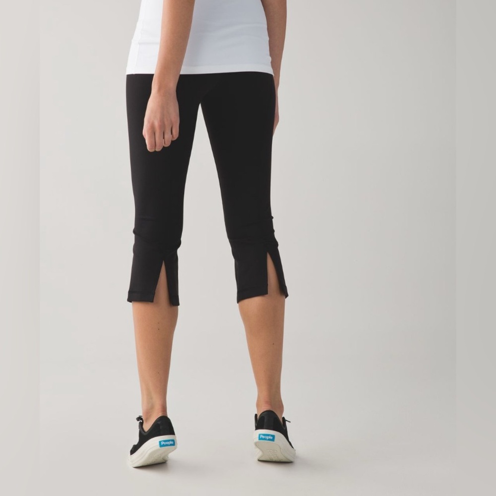 Lululemon | Gather & Crow Crop II Black